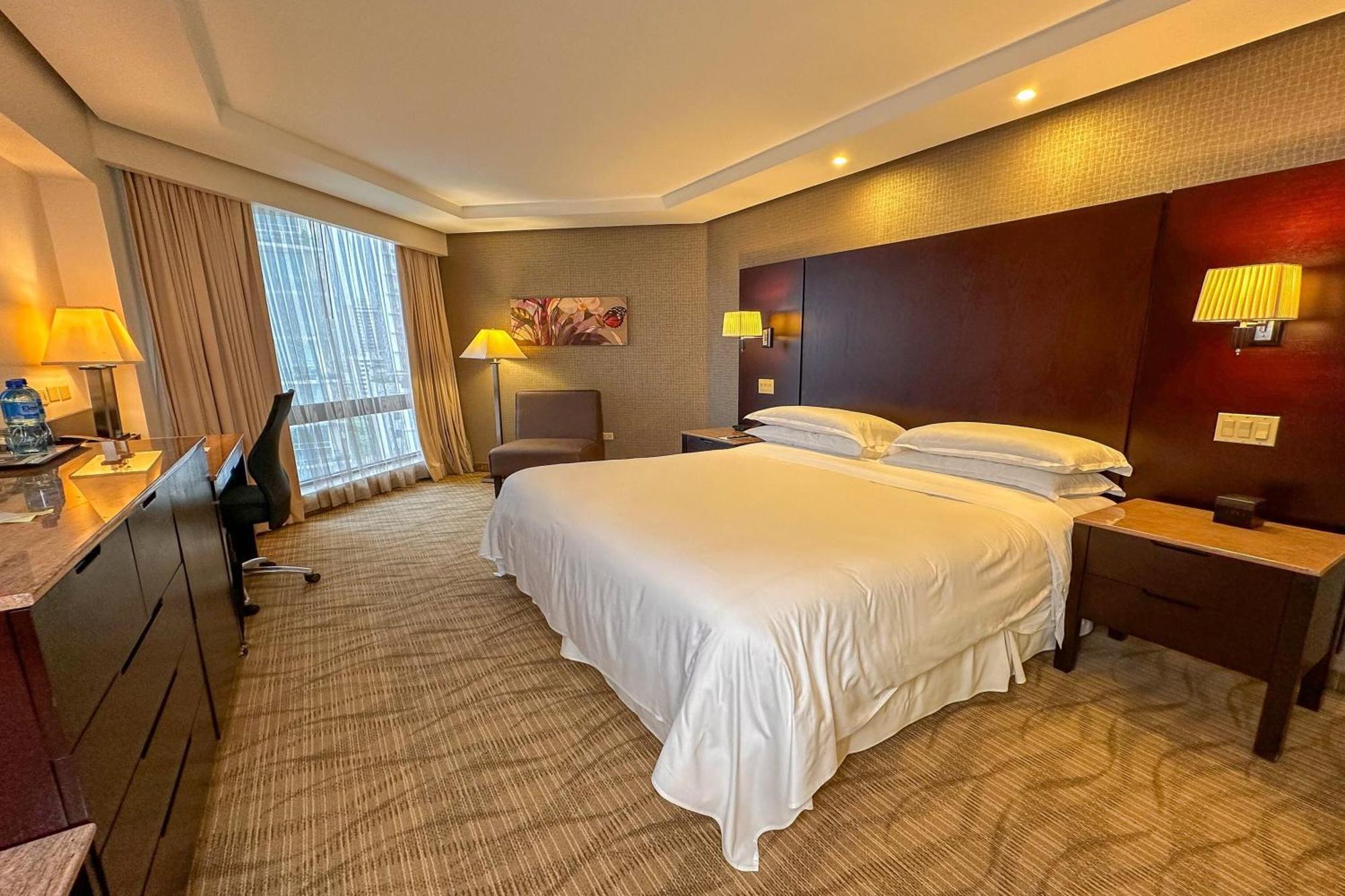 쉐라톤 그랜드 파나마 호텔 파나마시티 외부 사진 A room at the hotel