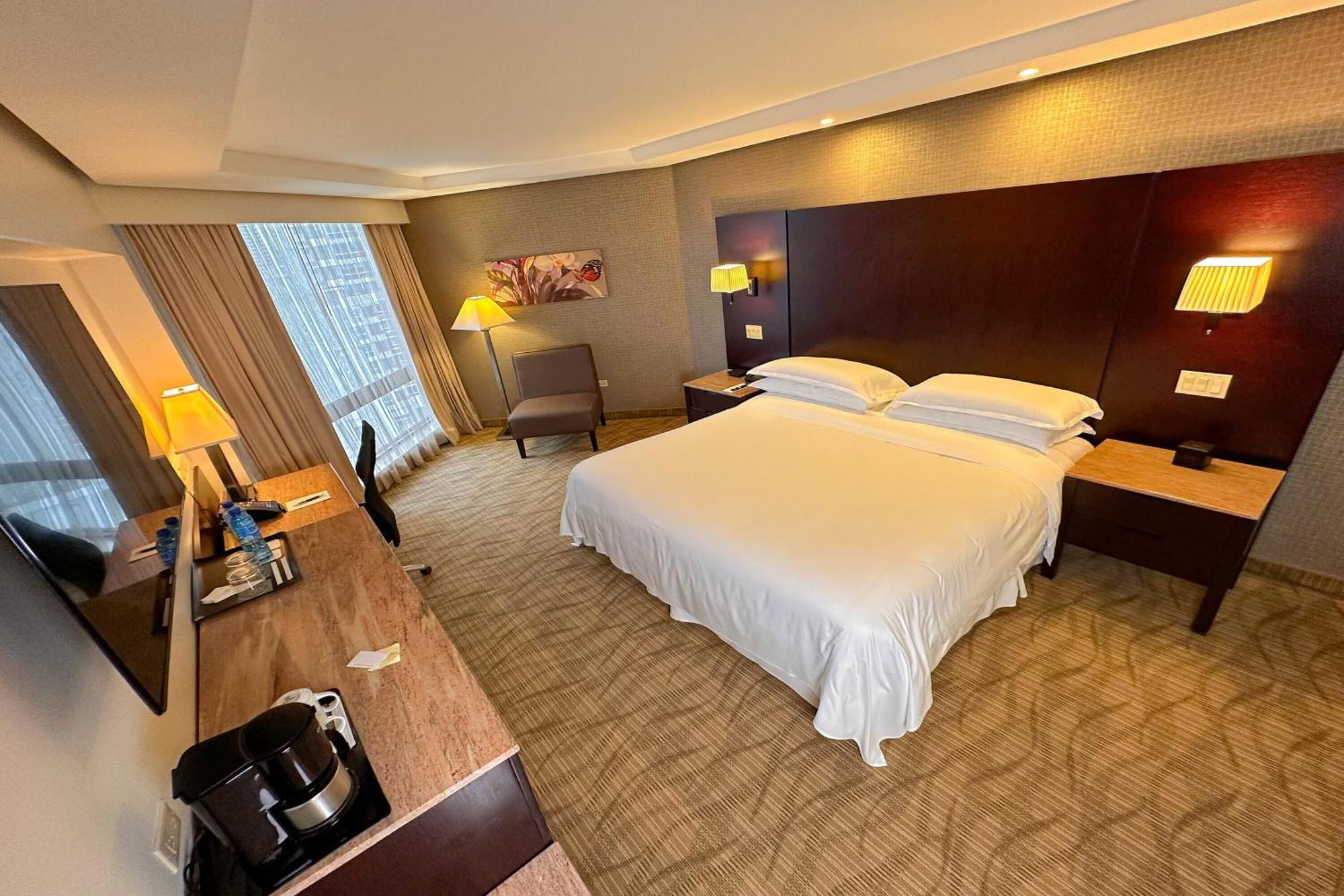 쉐라톤 그랜드 파나마 호텔 파나마시티 외부 사진 A room at the hotel